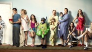 Modern Family Hoje em dia, as famílias americanas vêm em todos os tamanhos e tipos. O formato tradicional de um marido + uma esposa + 2,5 filhos é coisa do passado. "Modern Family" é uma comédia que...