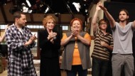 “Two & a Half Men” é oficialmente renovada para sua 10ª temporada A saída de Charlie Sheen não foi o suficiente para levar "Two & a Half Men" para o limbo, muito pelo contrário. A CBS anunciou no último sábado, dia 12 de maio, a renovação oficial...