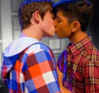 O beijo gay de Justin, em Ugly Betty